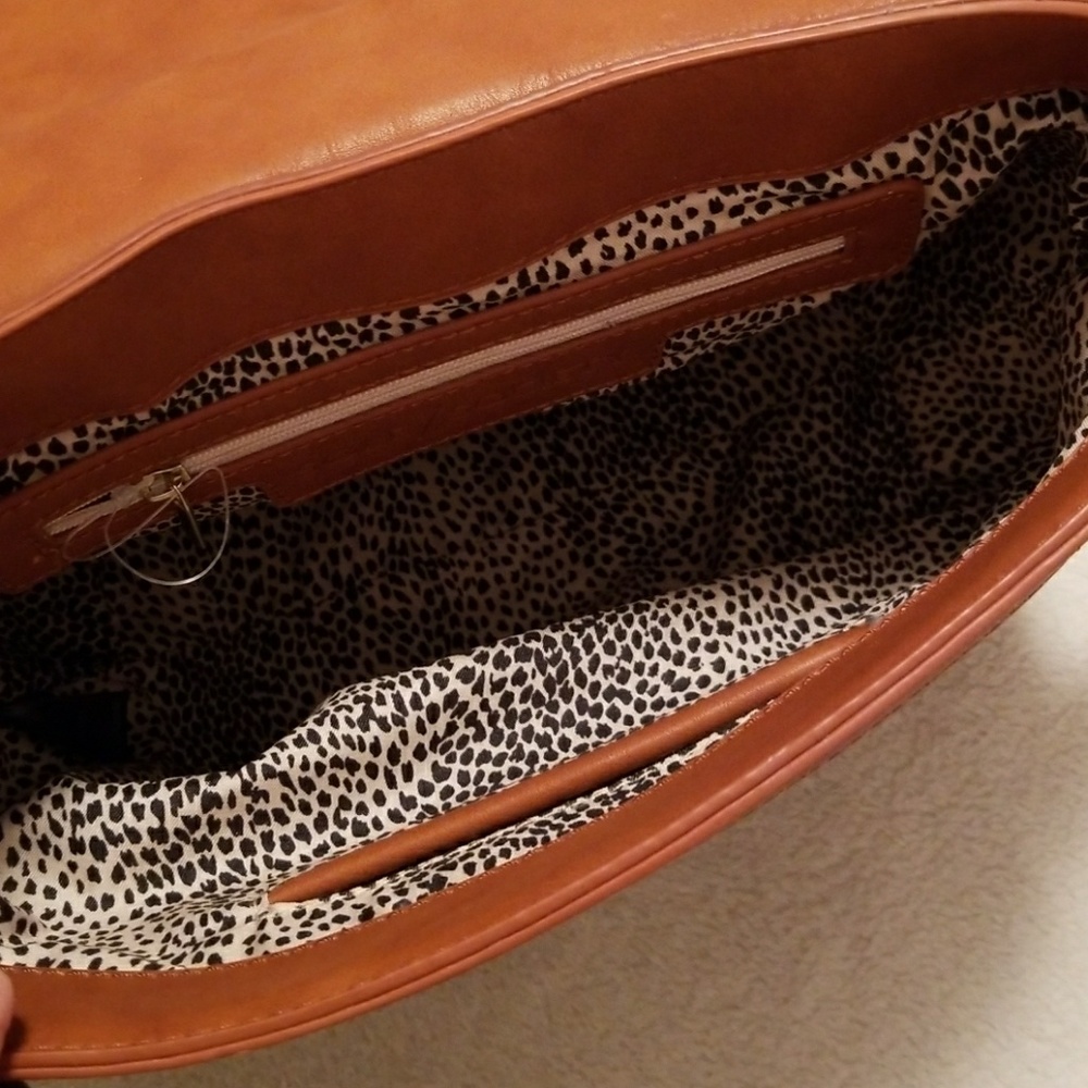 Sole Society Finnigan Crossbody Saddle Bag - Picture 4 of 8